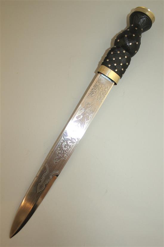 A 20th century Scottish dirk, overall 17.75in.